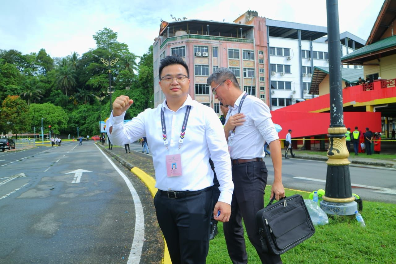 Warisan fields Alex Thien Ching Qiang, 31, for the Sandakan seat. His talks revolve around his plans to generate electricity in Sandakan, which is currently supplied from Sabah’s West Coast. – The Vibes pic, November 12, 2022