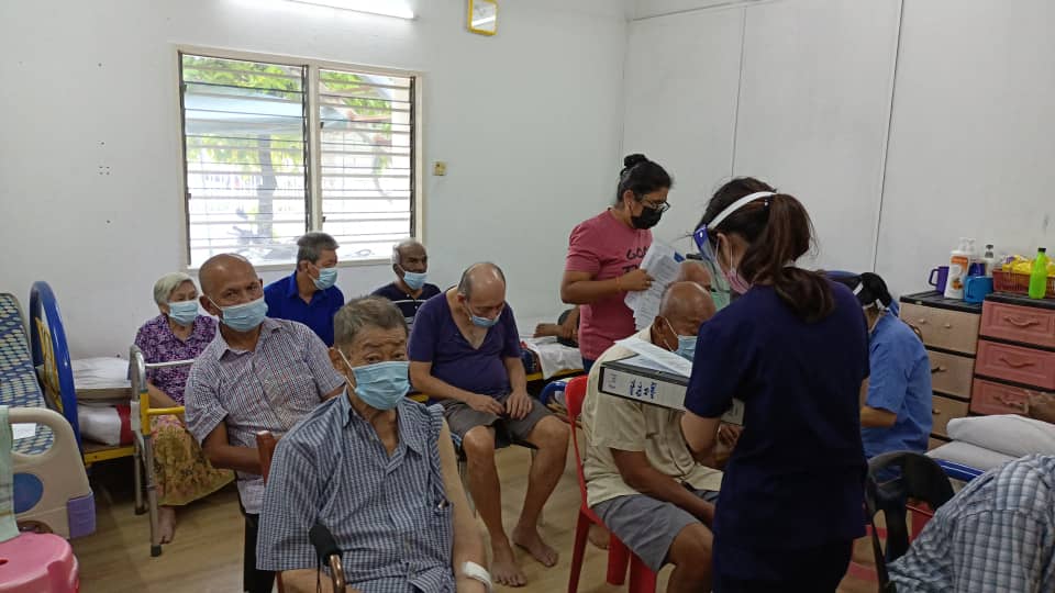 Agecope president Delren Terrence Douglas believes the government should encourage unlicensed aged-care homes to step forward and get registered. – Agecope pic, June 10, 2021
