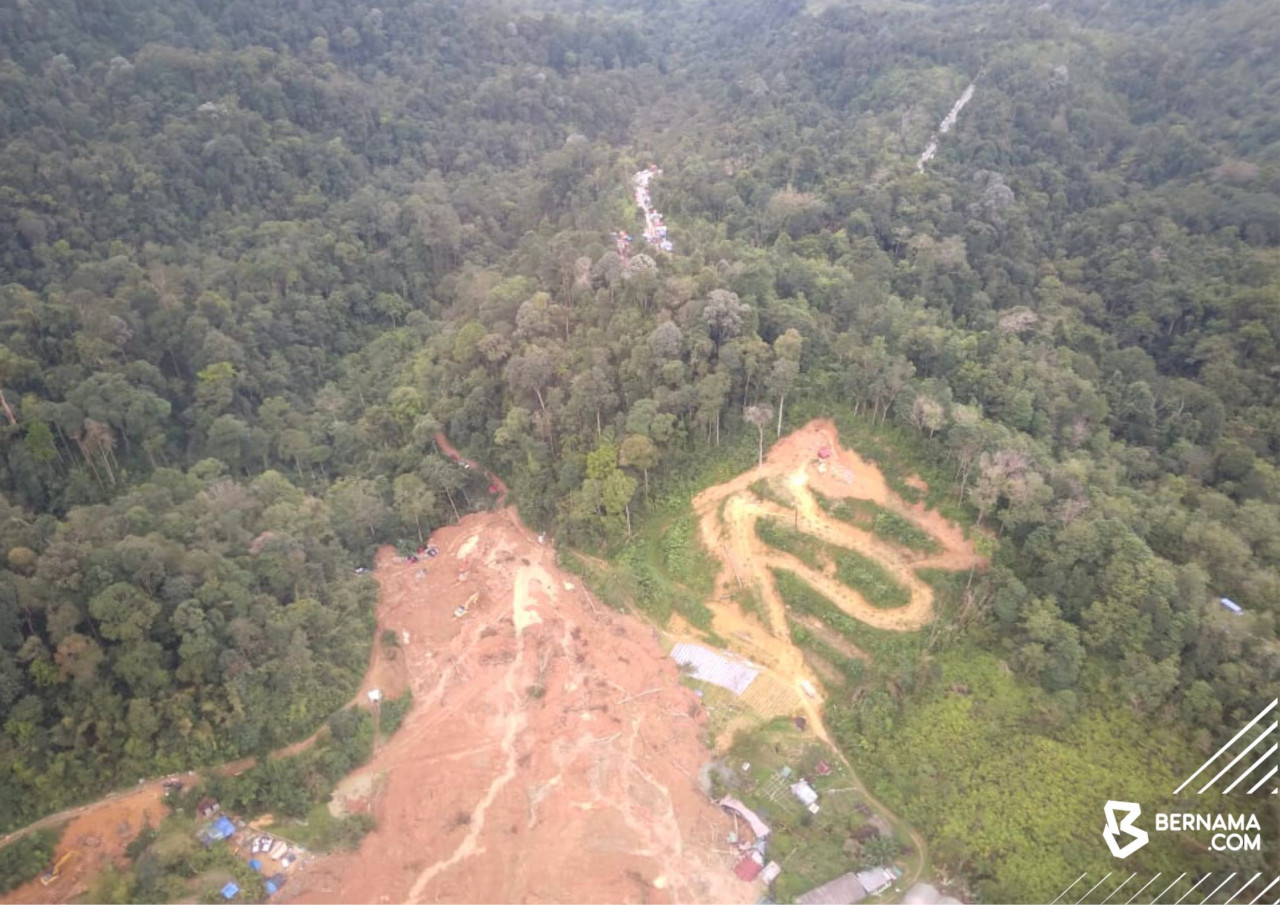 Authorities say there are still 12 missing victims following the massive landslide that hit an area near the Father’s Organic Farm in Batang Kali yesterday. – @bernamadotcom Twitter pic, December 17, 2022
