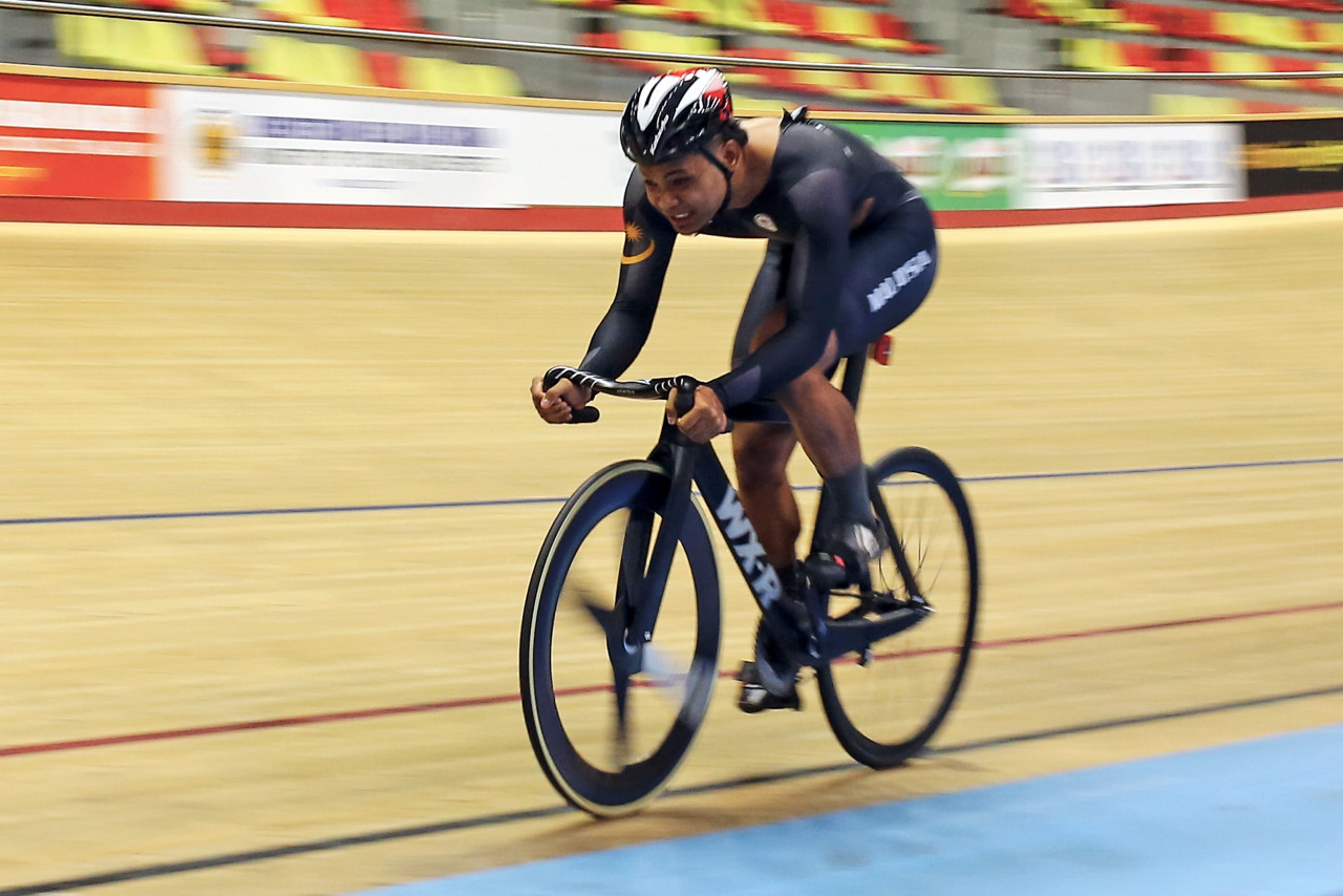 Track cyclist Muhammad Shah Firdaus Sahrom is also on the Road To Gold committee’s list of gold-medal prospects for next year’s Paris Olympics. – Bernama pic, April 8, 2023