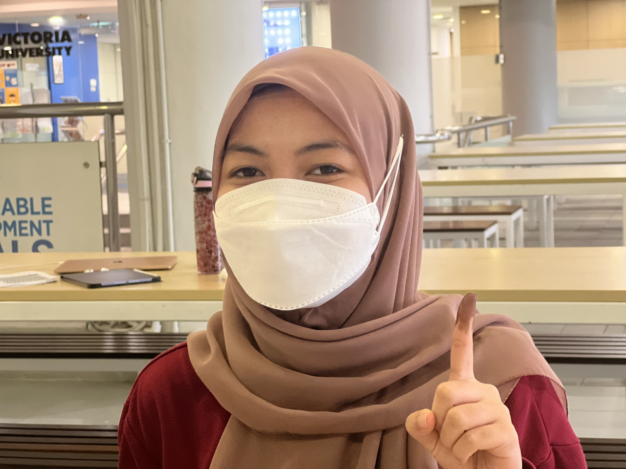 Dian, 19, shares that she thinks the results of the 15th general election were unexpected but very much worrisome. – ADAM AYZZAT/The Vibes pic, November 22, 2022
