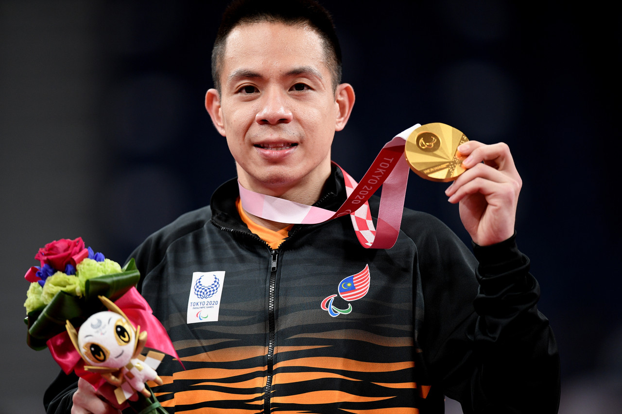 Cheah Liek Hou won the gold in the badminton SU5 category. - Bernama pic, September 6, 2021
