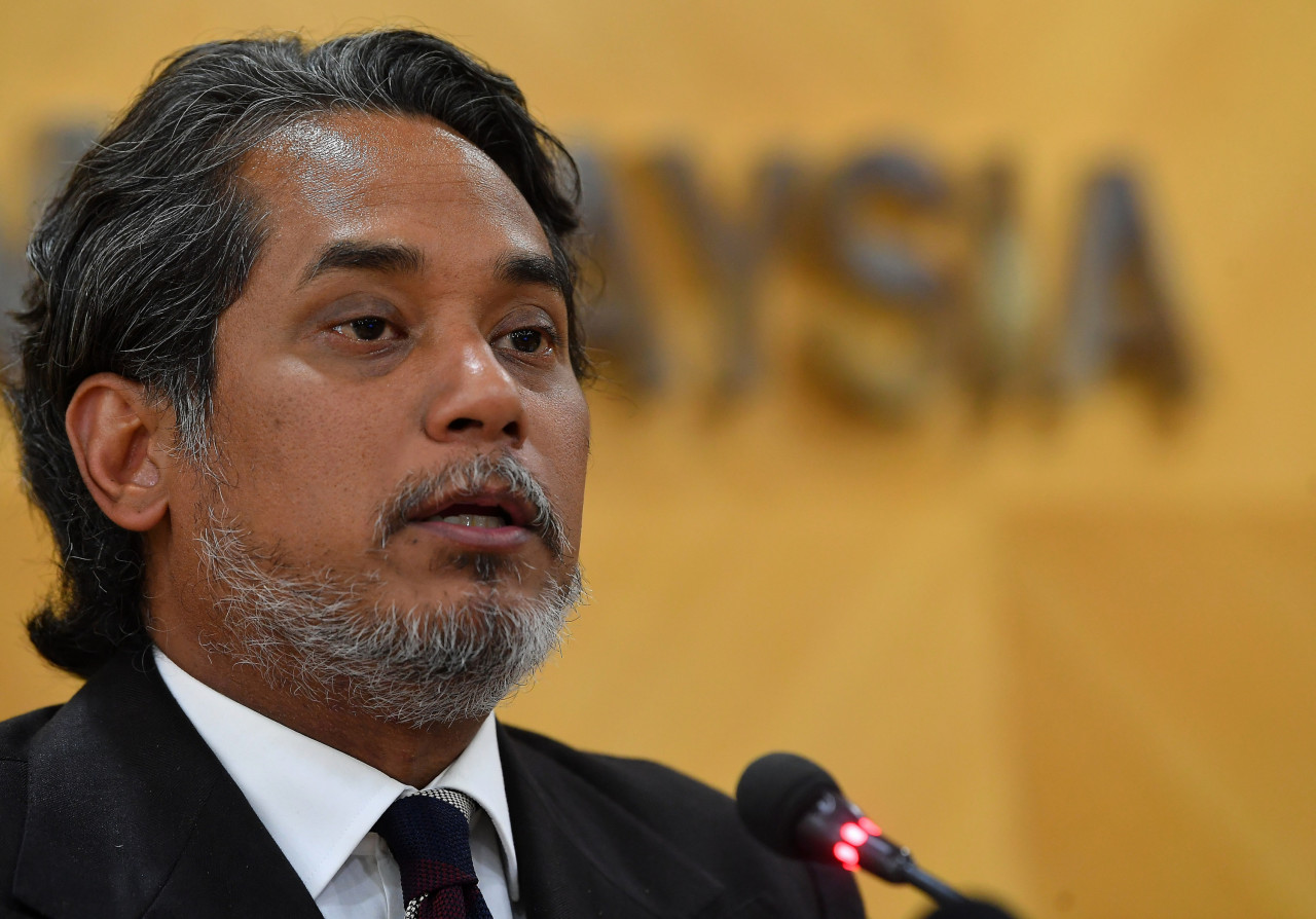 The ‘Generational Endgame’ introduced by Khairy Jamaluddin for smoking in Malaysia aims to introduce a new law to effectively ban smoking, possession, and purchase of any tobacco products for the generation of youth born after the year 2006. – Bernama pic, April 21, 2023