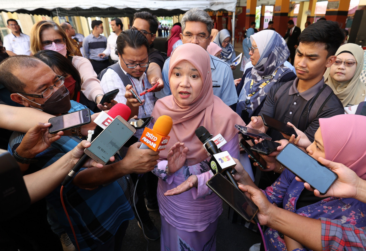 Fadhlina Sidek (centre) says that the programme was conceived as the government has resolved to ensure every school-age child – regardless of location, gender or economic status – has equal access to high-quality education.– Bernama pic, August 30, 2023