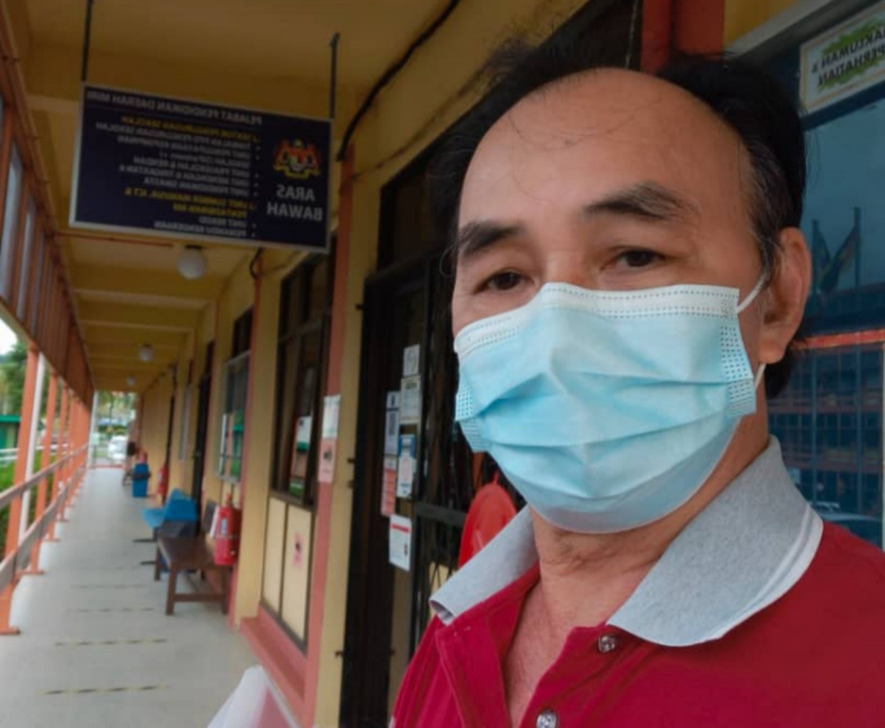 BPAC chairman Philip Jau says tens of thousands of Sarawakians will not be able to get their Covid-19 vaccinations if they it is required that they have birth certificates or identity cards. – File pic, June 18, 2021