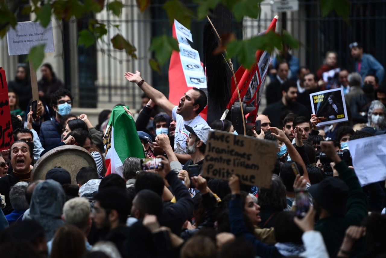 Iran currently tops the list of the world’s most prolific jailers of journalists, imprisoning dozens mostly for covering the ongoing protests over head scarves. – AFP pic, May 3, 2023