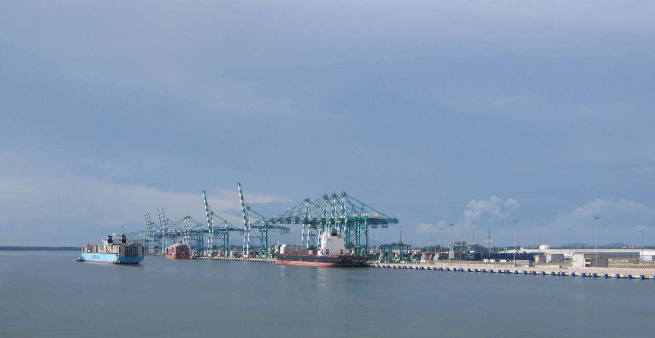 Workers at Johor Baru’s Tg Pelepas port have already been vaccinated, says Esther Wong. – Wikimedia pic, June 18, 2021