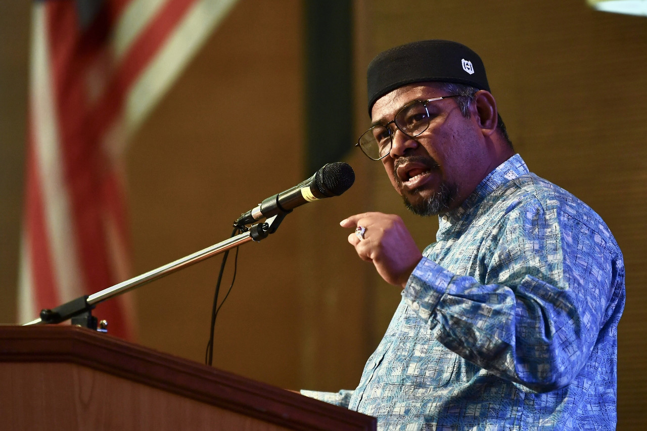 Plantation Industries and Commodities Minister Datuk Mohd Khairuddin Aman Razali was last year merely fined RM1,000 for breaching home quarantine. – Bernama pic, February 9, 2021