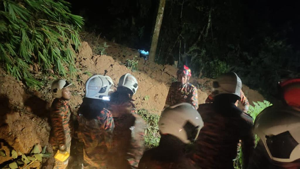 According to the Selangor Fire & Rescue Deparment, as of 10.15am, eight people were found dead and 60 were rescued after an early morning landslide took place at a campsite in Batang Kali. – Selangor Fire & Rescue Dept pic, December 16, 2022