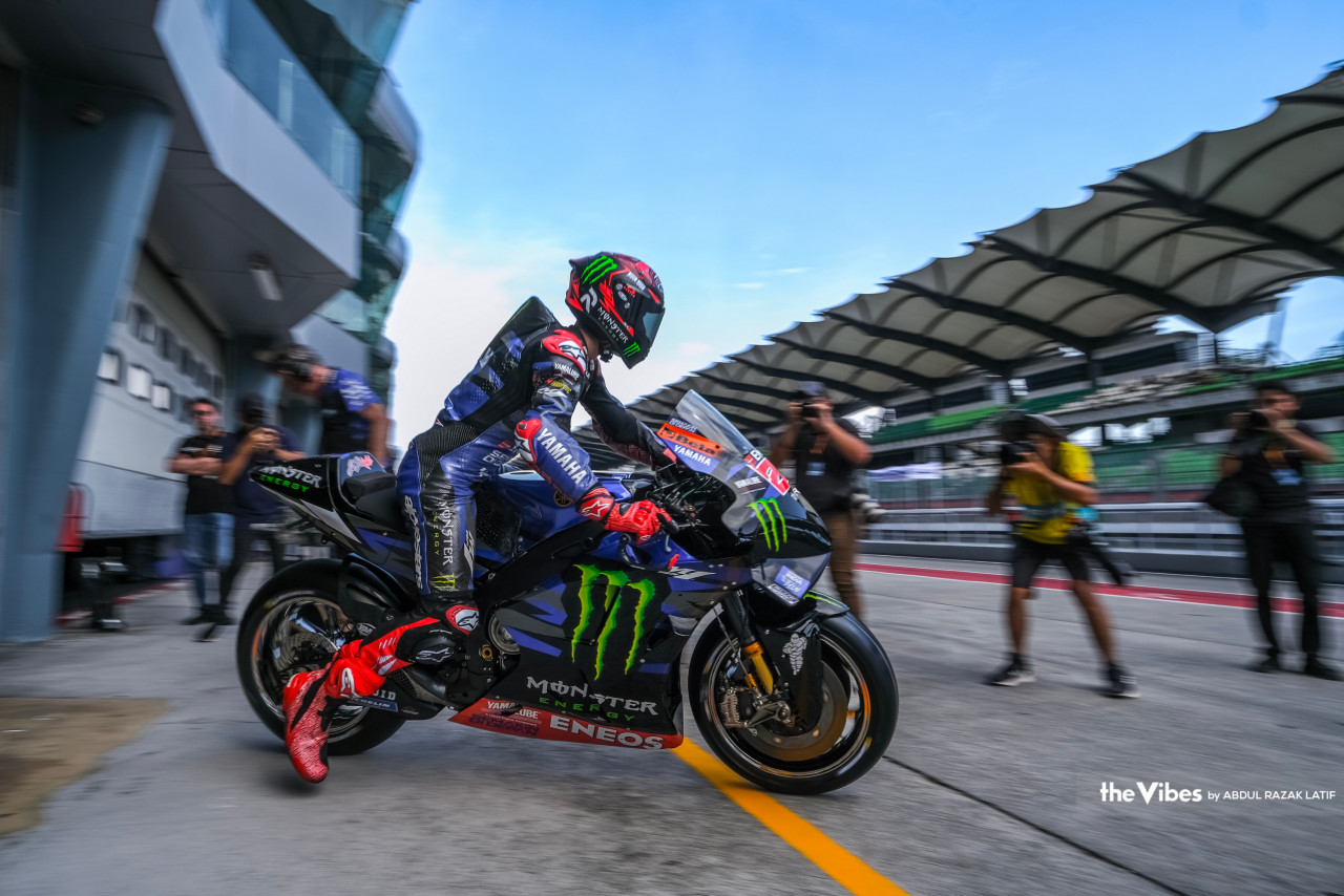 2021 MotoGP world champion Fabio Quartararo leaving the pits on his Monster Energy Yamaha motorcycle. – ABDUL RAZAK LATIF/The Vibes pic, February 16, 2023