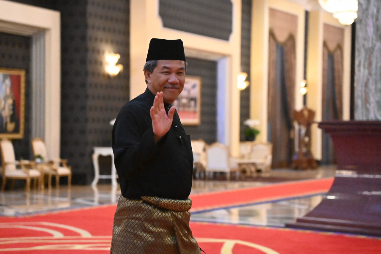 Umno deputy president Datuk Seri Mohamad Hasan, once touted as a potential candidate for the president post, was also appointed as defence minister, another move party insiders said is aimed at placating the Rembau MP. – The Vibes file pic, December 14, 2022