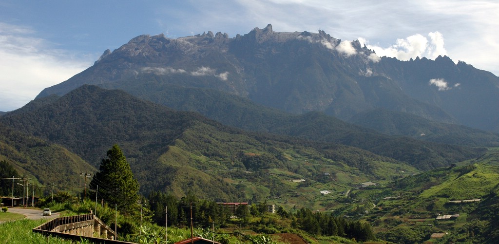 Famous for its cool vacation spots and home to the tallest mountain in the region, Mount Kinabalu, Ranau produces up to 30% of Sabah’s vegetable supply. – Wikipedia pic, August 14, 2022