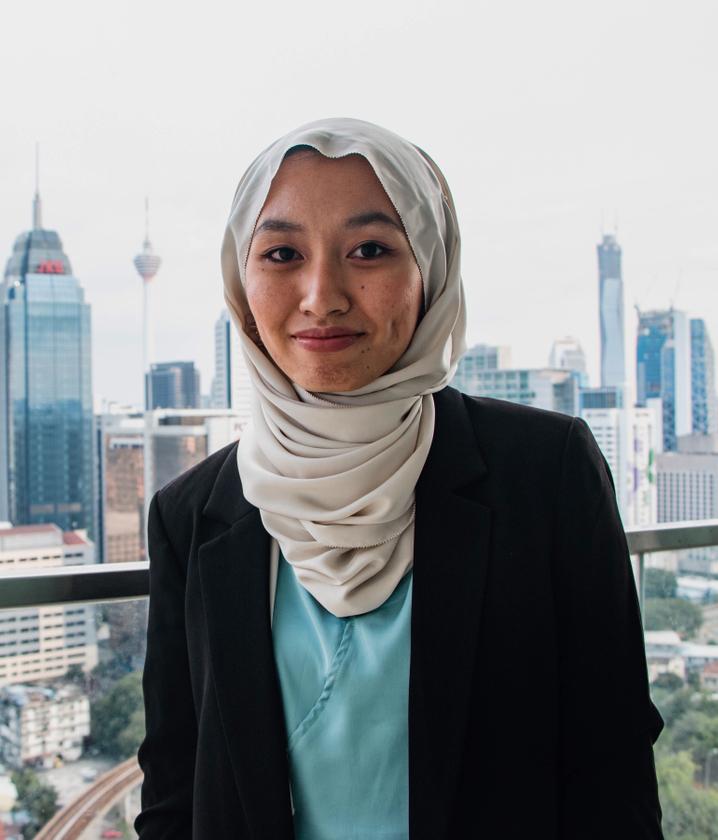 Shortcomings in Sarawak's inoculation exercise are the reason for the Covid-19 surges in the state that have led to rising brought-in-dead victims and the rampant spread of several virus variants, says Undi Sarawak research lead Nadia Malyanah. – File pic, June 19, 2021