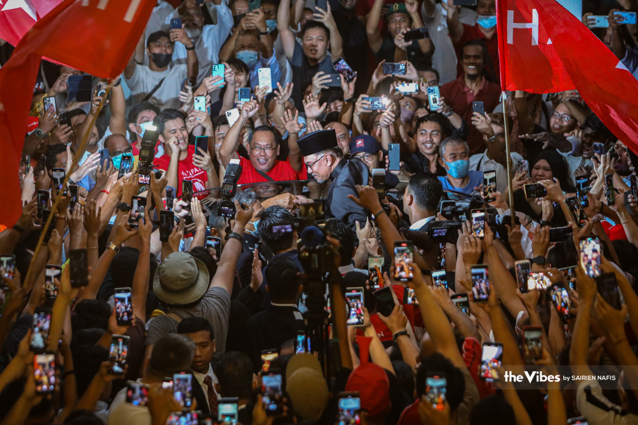 The award-winning photo titled ‘The Awaited Moment’ was taken when Datuk Seri Anwar Ibrahim arrived at the Sg Long Clubhouse in Kajang on November 24, 2022 to give his first press conference as the country’s 10th prime minister after being sworn into office by the Yang Di-Pertuan Agong earlier that day. – SAIRIEN NAFIS/The Vibes file pic, June 10, 2023