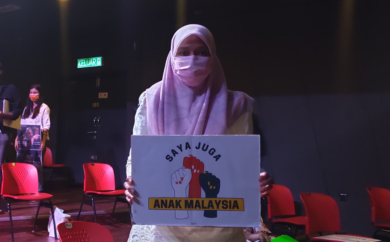 Nur Aini Ahmad (pic) faces the same struggle to obtain citizenship for her autistic daughter Nana who was born in Saudi Arabia – her father being an Indian citizen. – ARJUN MOHANAKRISHNAN/The Vibes pic, March 21, 2022