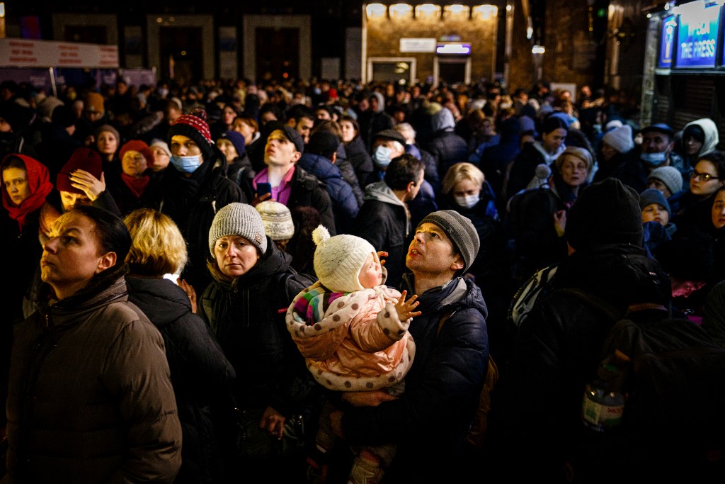 People wait to board an evacuation train at Kyiv central train station on Saturday. – AFP pic, March 7, 2022