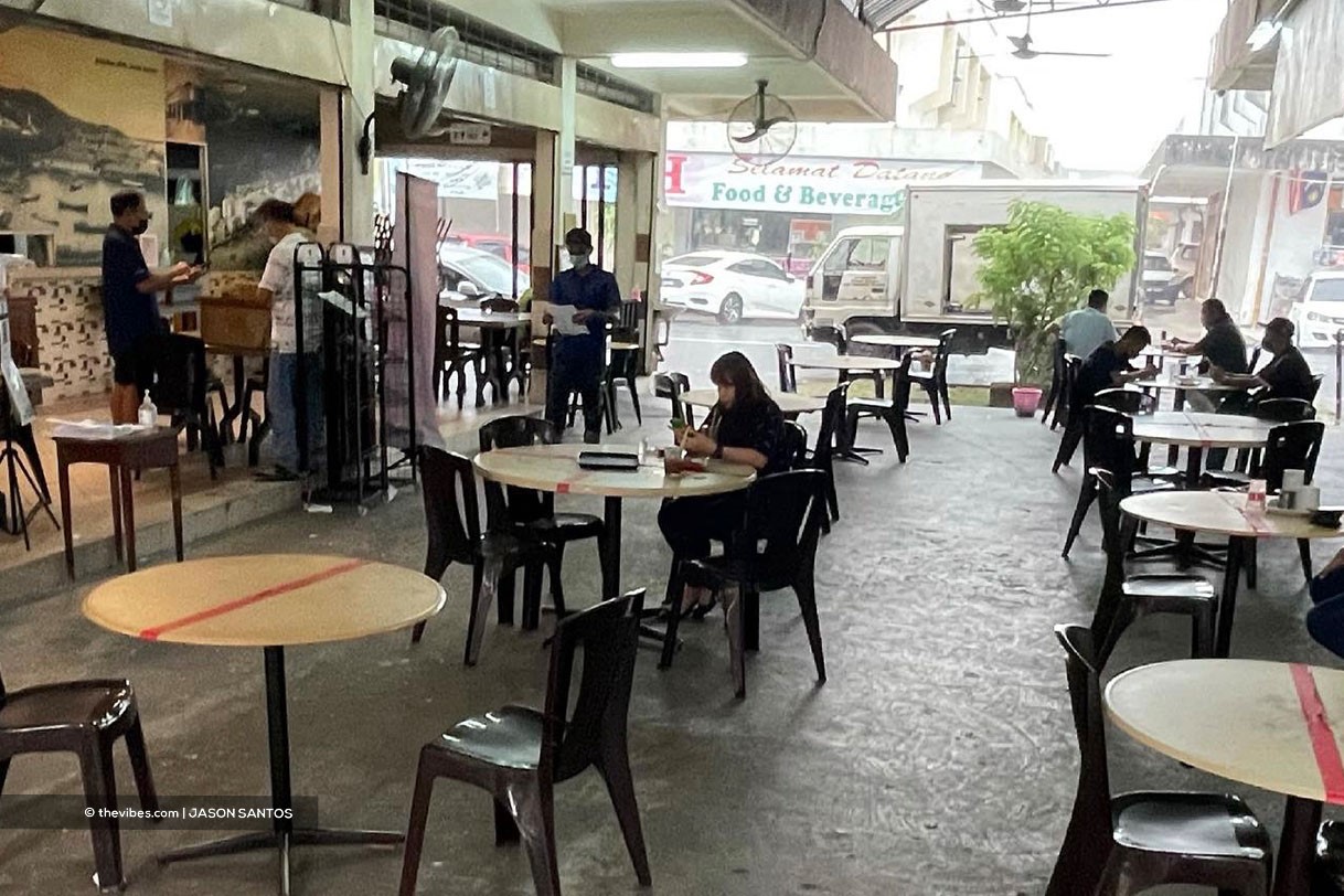 A restaurant near Penampang Baru. The Sabah police commissioner says dining inside such outlets is a violation of lockdown rules. – The Vibes file pic, June 6, 2021