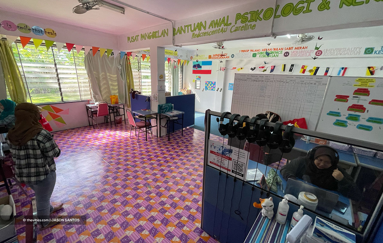 The Malaysian Red Crescent Society’s Sabah office near Jalan Tuaran in Kota Kinabalu houses a call centre that assists individuals in distress during the Covid-19 pandemic. – JASON SANTOS/The Vibes pic, July 11, 2021