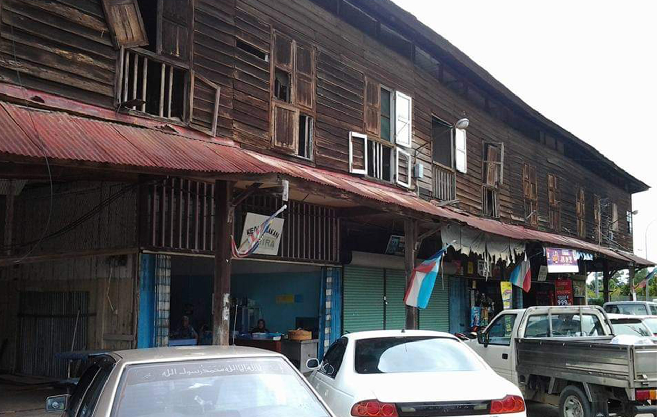 Four out of the six shophouses that made up a historic Kimanis building were still in use before it was destroyed during a thunderstorm earlier today. – File pic, October 12, 2021