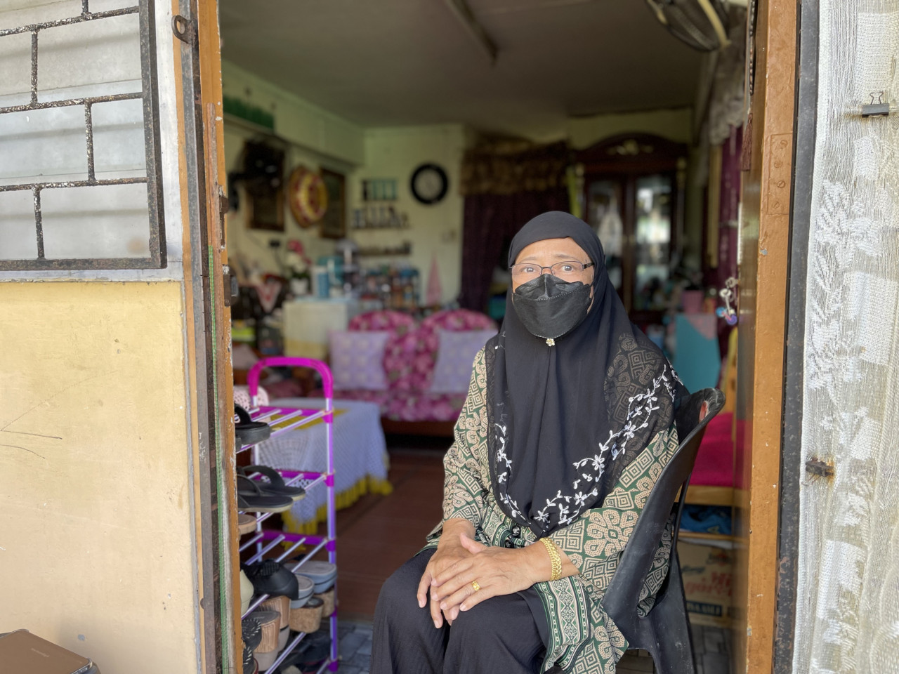 Dayang Saimah says she had to fork over her own savings to repair the plumbing at her flat after repeated complaints to the flat management fell on deaf ears. – JASON SANTOS/The Vibes pic, January 29, 2022