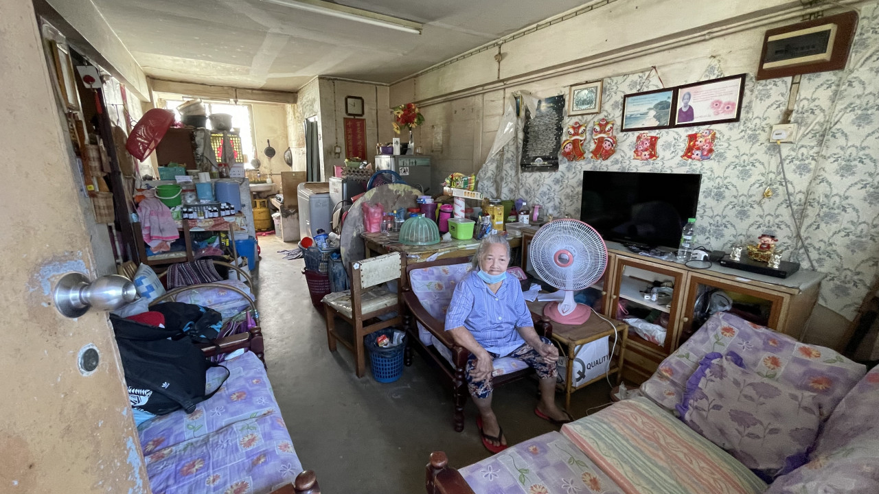 As her children and herself are not highly educated, it is not easy for them to get and hold down jobs, says Ah Kui Gindob, who lives with her children and grandchildren in her small unit. – JASON SANTOS/The Vibes pic, January 29, 2022