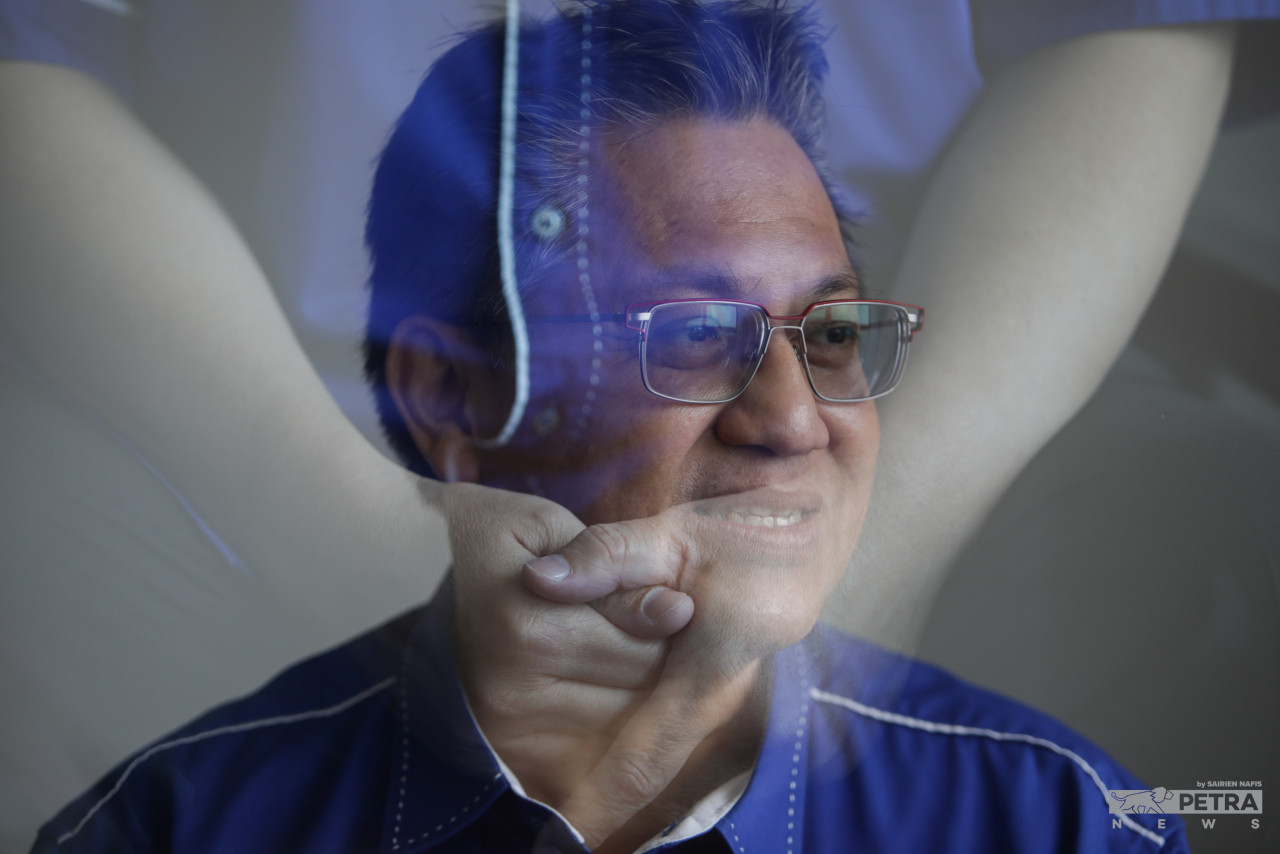 Johor Umno deputy chief Datuk Nur Jazlan Mohamed says once political stability is ensured, then only can a government focus on important things like the economy. – SAIRIEN NAFIS/The Vibes pic, March 8, 2022