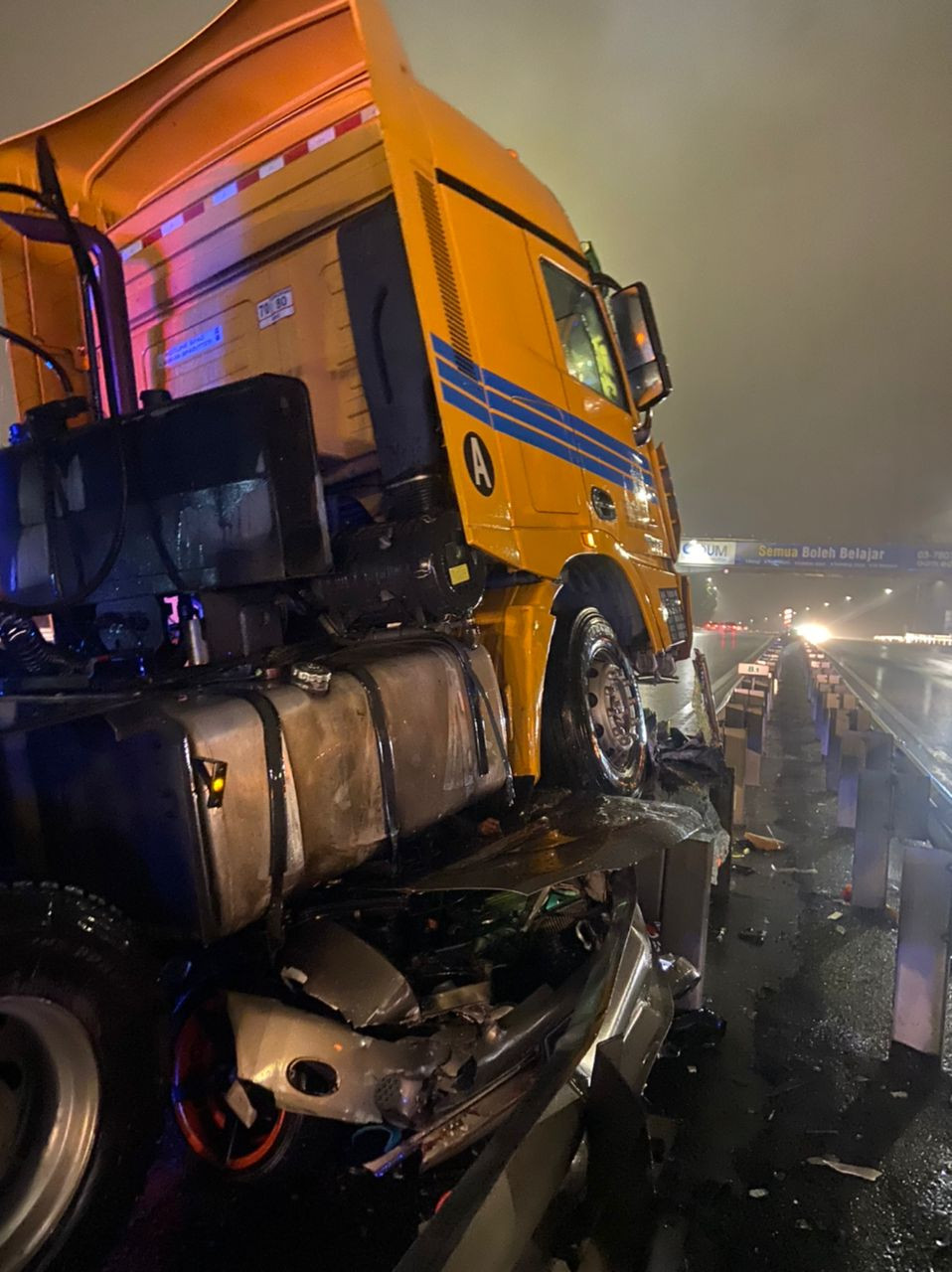 Selangor Fire and Rescue Department director Norazam Khamis says those killed were Norul Naziah Buyong, 37, and her eight children, as well as a mechanic, identified as Mohamad Rahimibin Rolex, 27. – Pic courtesy of Jabatan Bomba Malaysia, December 18, 2021