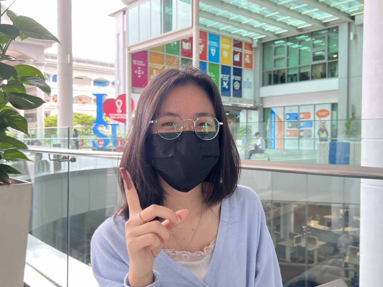 Yunice Leong, 19, mentions that she is nervous as there is currently no simple majority, leading to parties negotiating with each other which causes uncertainties. – ADAM AYZZAT/The Vibes pic, November 22, 2022