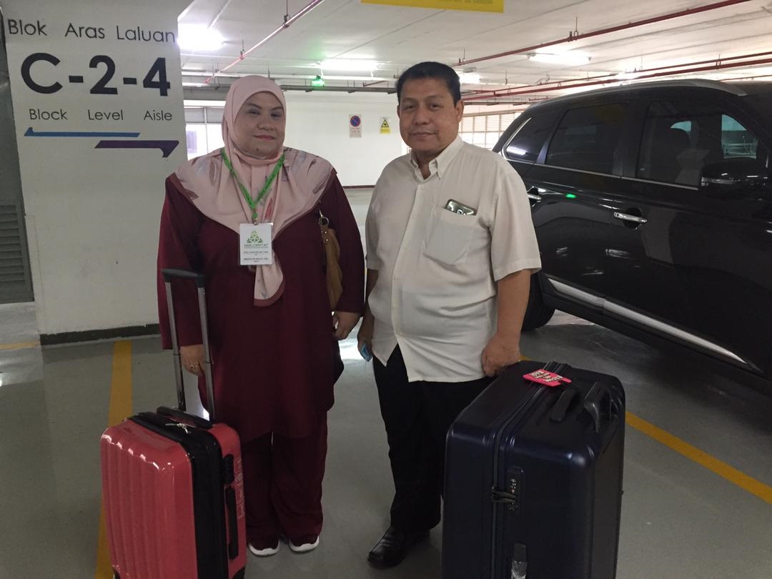 Muhamad Ridha Mat Yusof (right) had no way of knowing that when his sister left for Saudi Arabia on April 28, it would be the last time he would see her. – Pic courtesy of Muhamad Ridha Mat Yusof, July 3, 2021