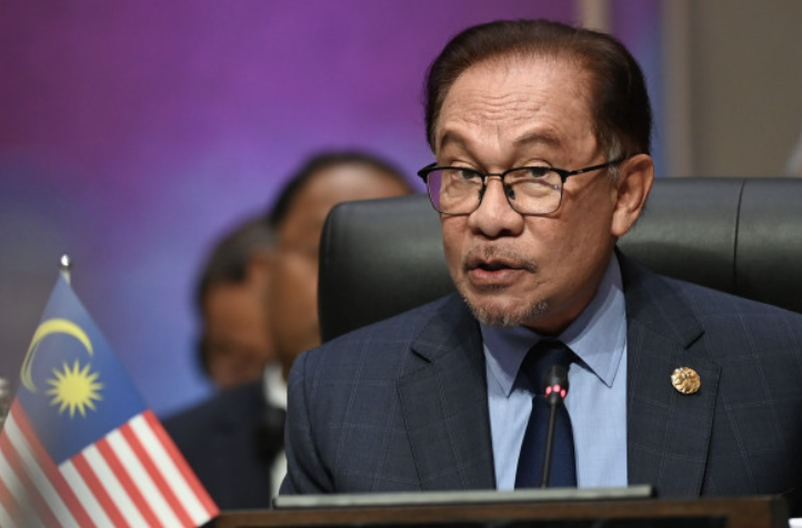 Cautioning against global economic uncertainties, Datuk Seri Anwar Ibrahim notes that Asean countries have a combined GDP nearing US trillion (RM14 trillion), collectively making them the fifth largest economy globally. – Asean Summit 2023 Media Centre/M Agung Rajasa pic, September 5, 2023