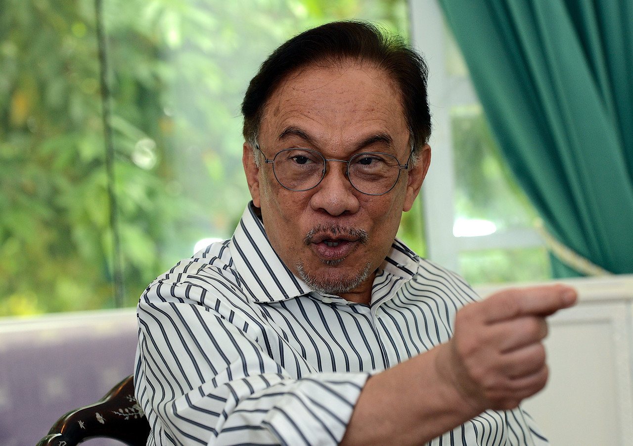 The PM’s post could go to either PKR president Datuk Seri Anwar Ibrahim (pic) or someone from Umno, with the number of seats obtained by each group to have a bearing on the decision, says former law minister Datuk Zaid Ibrahim. – Bernama pic, March 10, 2021