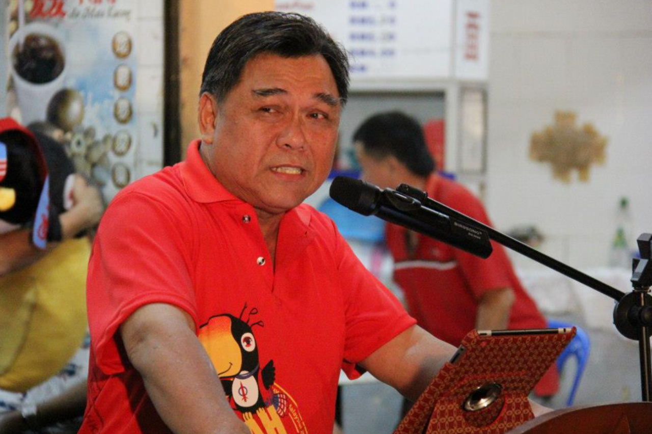 Tg Batu assemblyman Chiew Ching Sing says the Sarawak government must stop all schooling sessions and replace them with e-learning lessons until the Covid-19 spread subsides. – Chiew Ching Sing Facebook pic, April 18, 2021