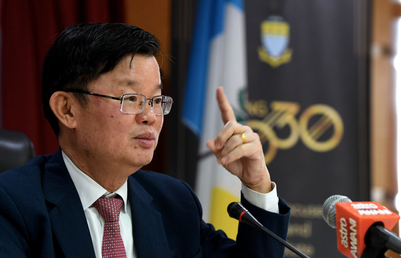 Penang Chief Minister Chow Kon Yeow is prudently not engaging with criticism levelled against the PSR project, including the recent call from Permatang Pauh MP Nurul Izzah Anwar to cancel the man-made islands. – Bernama pic, June 7, 2021