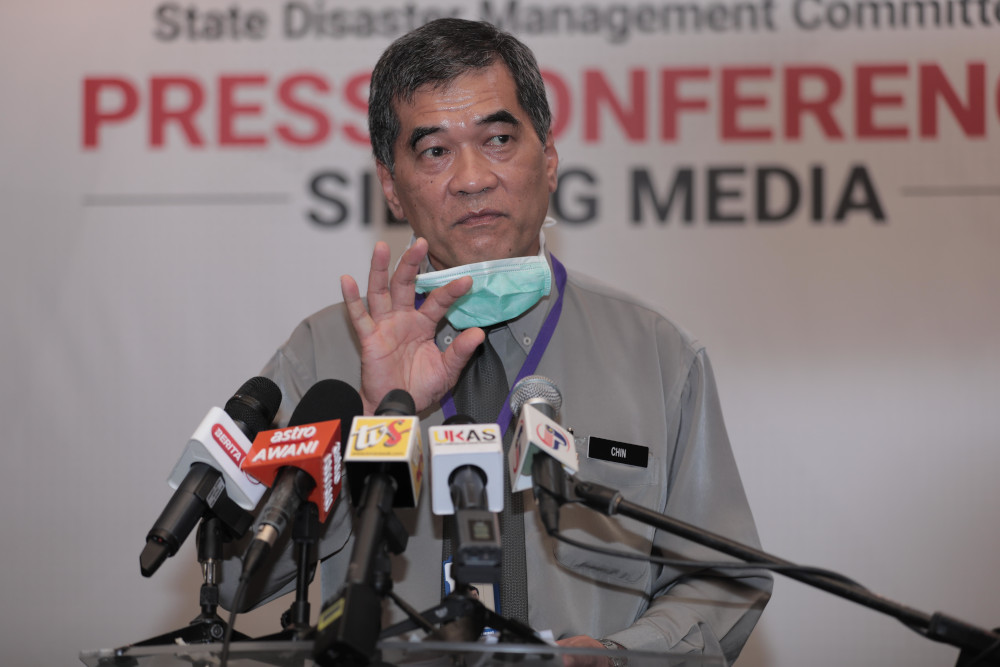 Sarawak Health Director Dr Chin Zin Hing says more than 40,000 frontliners in the state will be vaccinated under the first phase that runs through April. – Sarawak Public Communications Unit pic, February 16, 2021