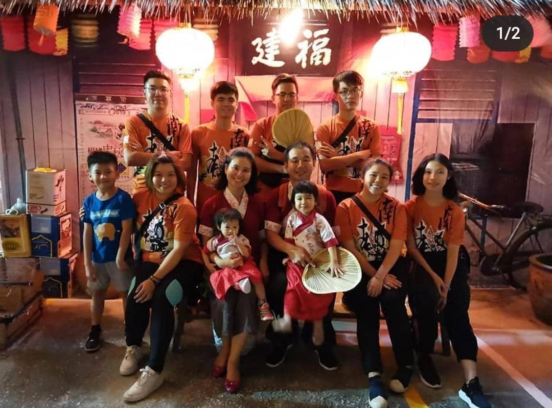 Nur Faziera Mohd Nasir (front row, second from right) says studying in a Chinese private school can be expensive. – The Vibes pic, October 9, 2021