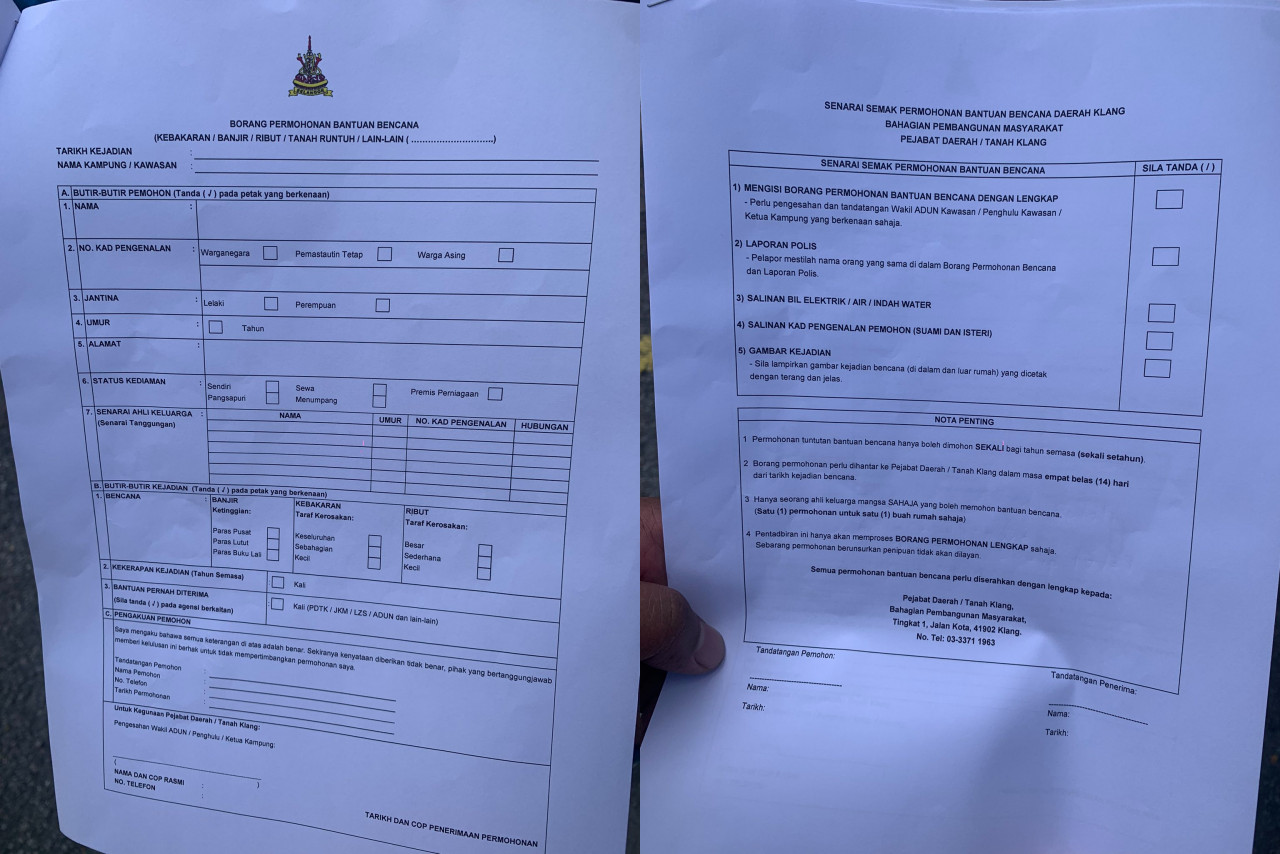 The aid requisition form issued by Klang's Community Development Department to flood victims, which they have to fill and submit attachments before being able to receive any kind of assistance. – @faizfaiz Twitter pic, December 21, 2021