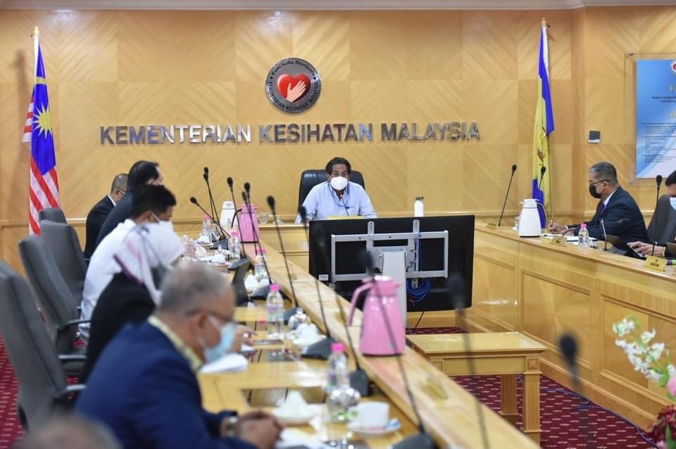 Health Minister Khairy Jamaluddin sitting down with his staff at the ministry this morning. – Khairy Jamaluddin Twitter pic, August 31, 2021