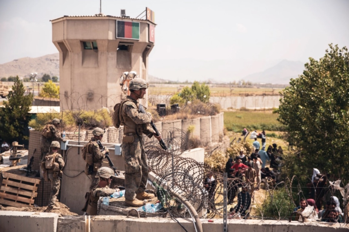 US forces assisting with security at Kabul airport, where scores of Afghans are waiting in a bid for a chance to leave the country. – AFP pic, August 22, 2021