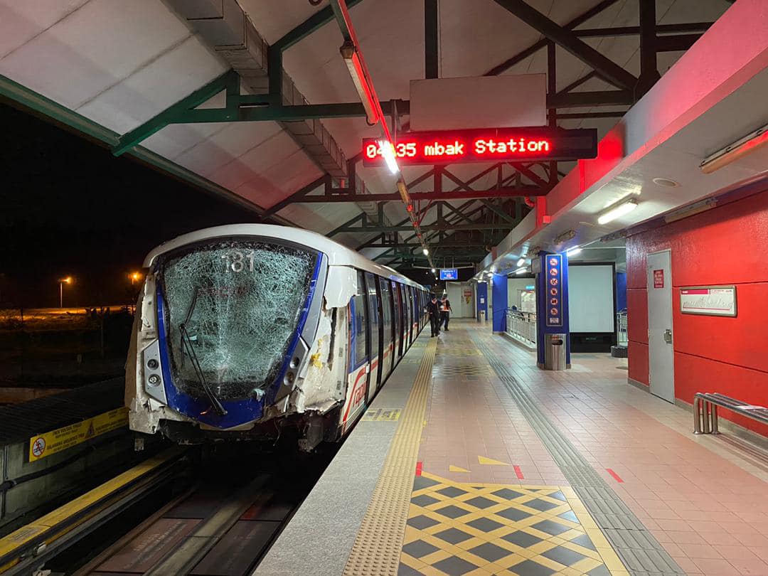 Train 81 at the Gombak tail track early this morning. – Wee Ka Siong Facebook pic, May 27, 2021