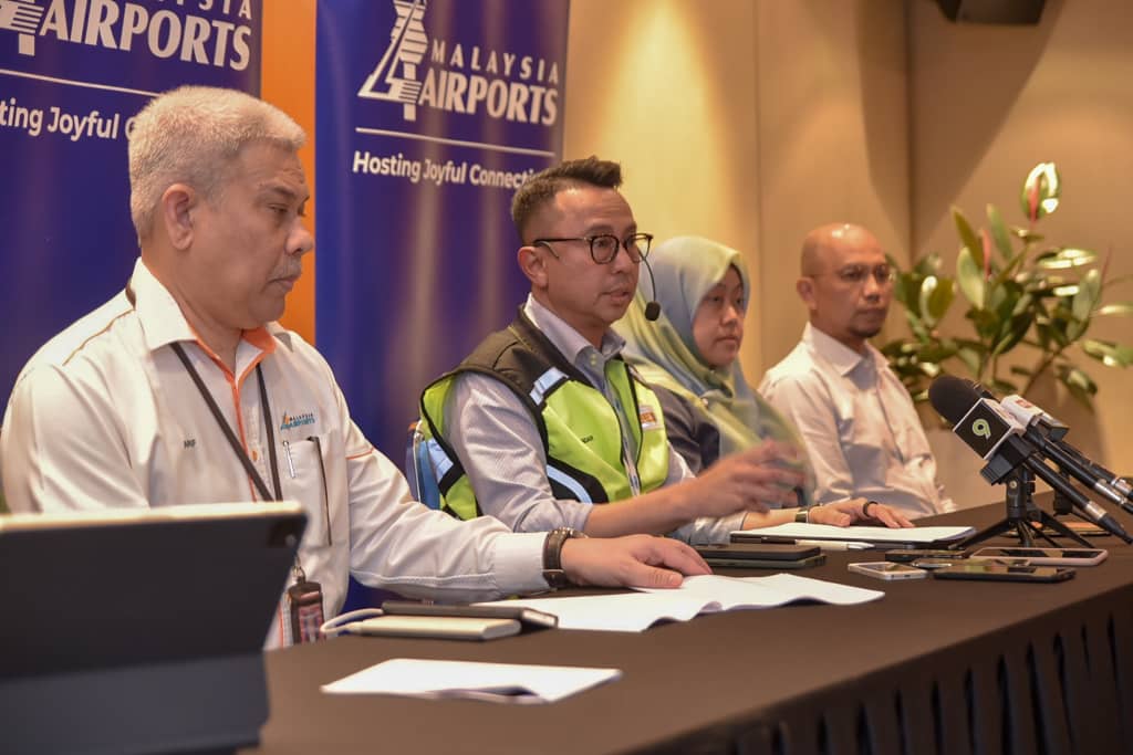 Datuk Iskandar Mizal Mahmood (centre) adds that the second phase would be the construction of the new Aerotrain slated between second quarter this year and March 2025. – Pic courtesy of MAHB, March 2, 2023