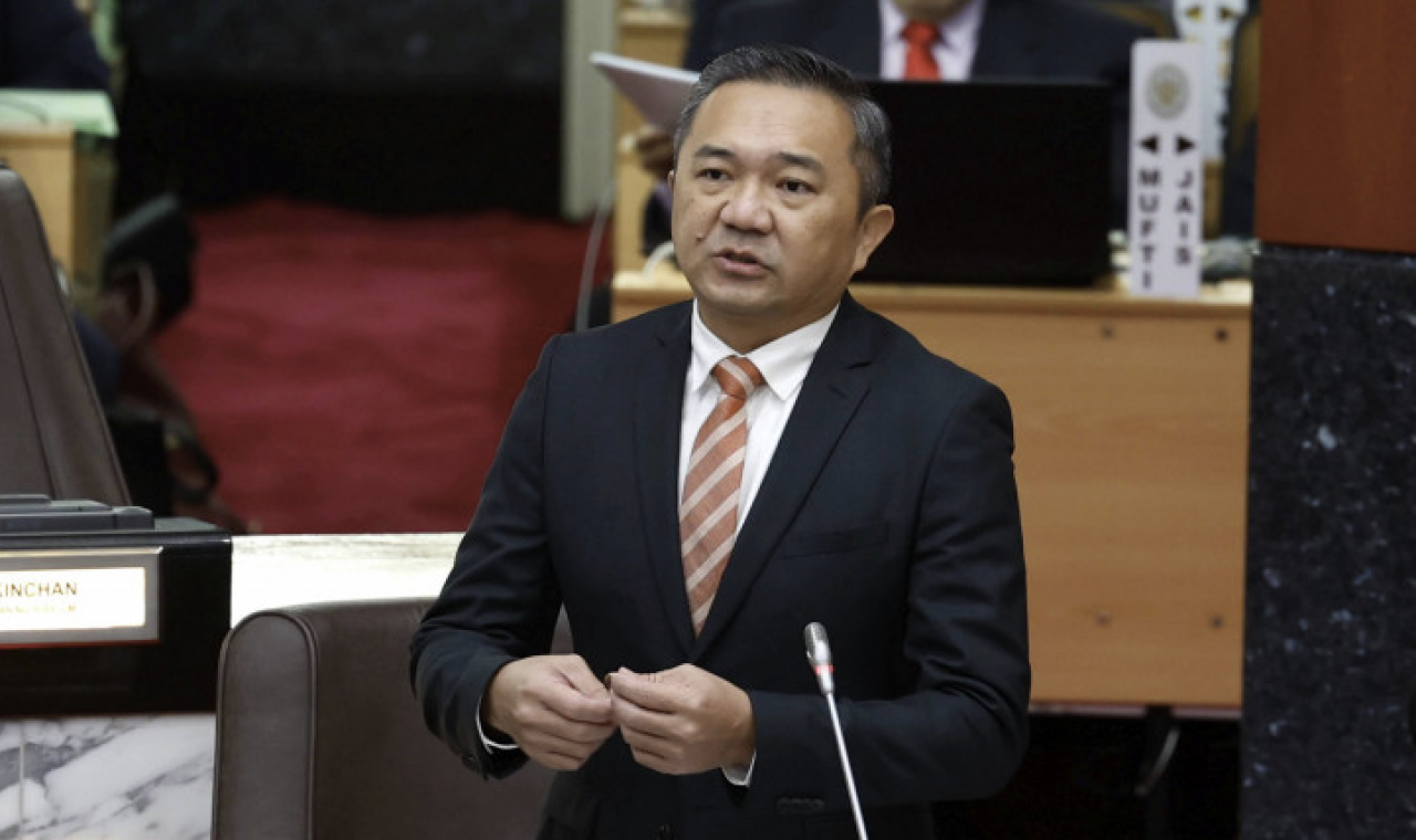 Selangor executive councillor for public transport Ng Sze Han has said that the state government aims to solve the last-mile snag in public transportation with an app-based van service commuters can use to reach destinations not serviced by buses or light rails. – Bernama pic, December 14, 2022