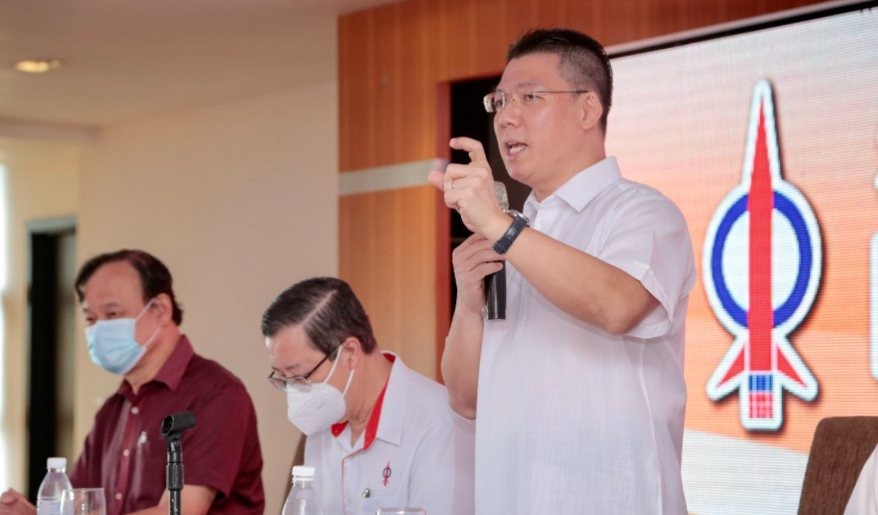 Perak DAP chief Nga Kor Ming (right) has officially been announced to defend his Teluk Intan incumbent seat in the upcoming election. – Perak DAP Twitter pic, October 28, 2022