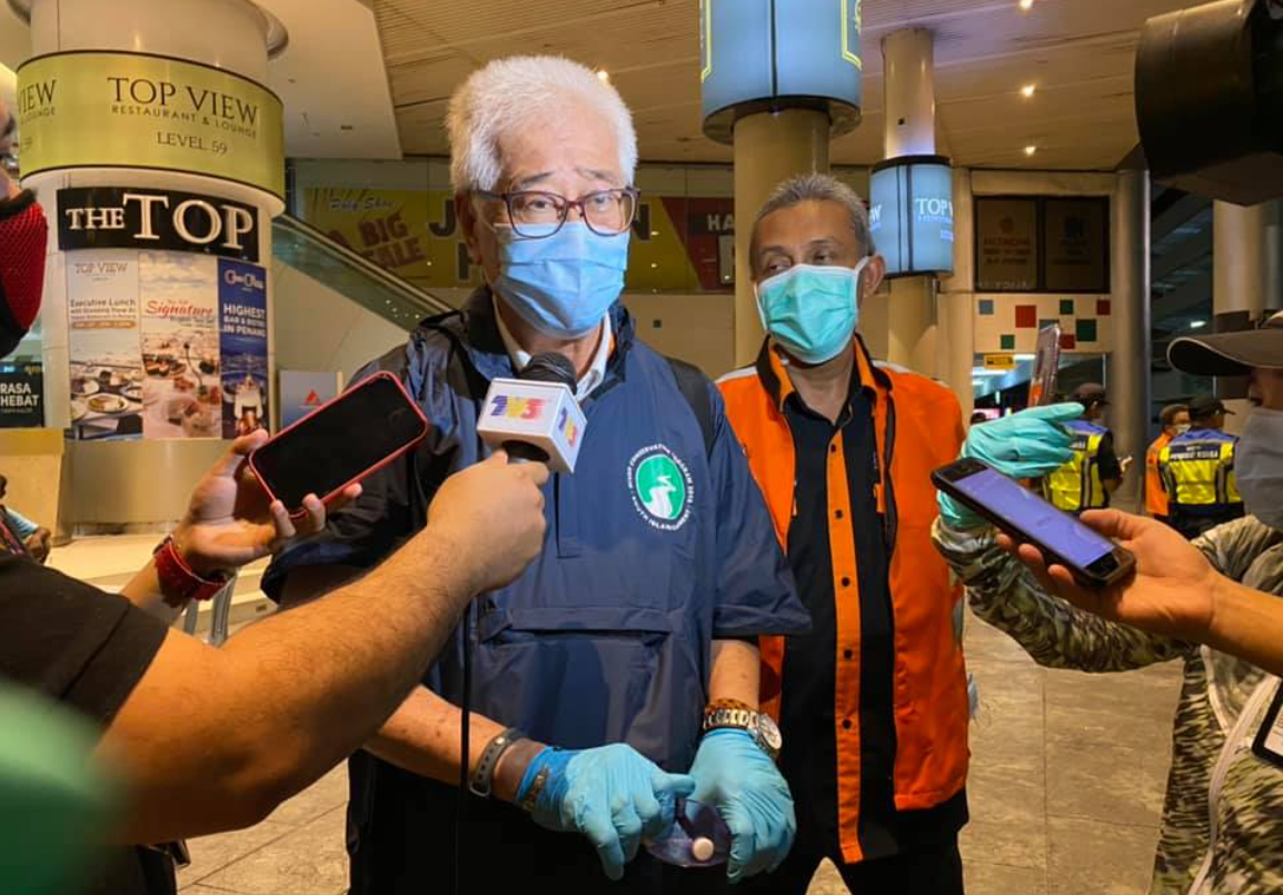 Phee Boon Poh admits it is impossible for any place in the world to have zero cases, even as he urges for Penang to aim for such a goal. – Facebook pic, November 17, 2021