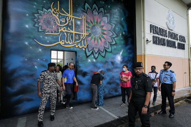 Some of the released individuals returned to their families, while others had already been offered jobs by companies that had agreed to cooperate with the department. – Bernama pic, August 31, 2023