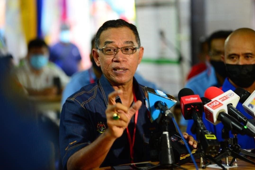 Deputy Domestic Trade and Consumer Affairs Minister Datuk Rosol Wahid says the reason cigarettes are allowed to be sold, despite not being considered an essential item, is because it can be found in almost all stores. – Facebook pic, June 4, 2021