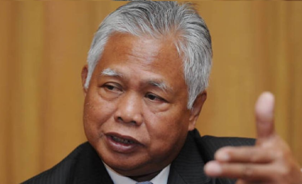 MEF executive director Datuk Shamsuddin Bardan says the government has made it mandatory for employers to advertise on MYFutureJobs before they are allowed to take in foreign workers. – Bernama pic, February 12, 2021