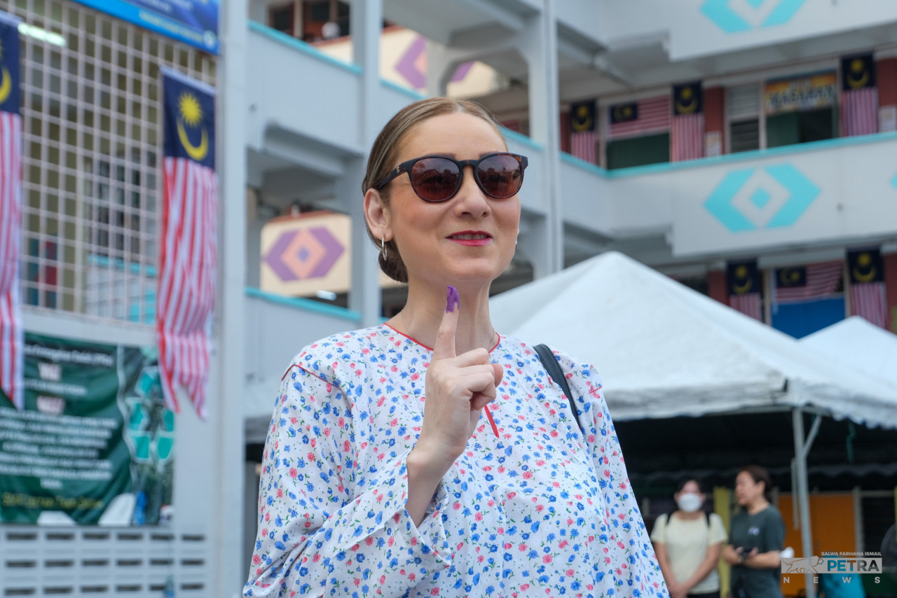 Singer and actress Sasha Saidin after voting at a polling centre in Selangor. – SALWA FARHANA ISMAIL/The Vibes pic, August 12, 2023