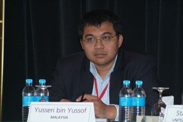 IT expert Yusseri Yusoff says the lack of a queueing system coupled with the high number of users attempting to register at the same time caused glitches on the AstraZeneca registration website yesterday.  File pic, May 27, 2021