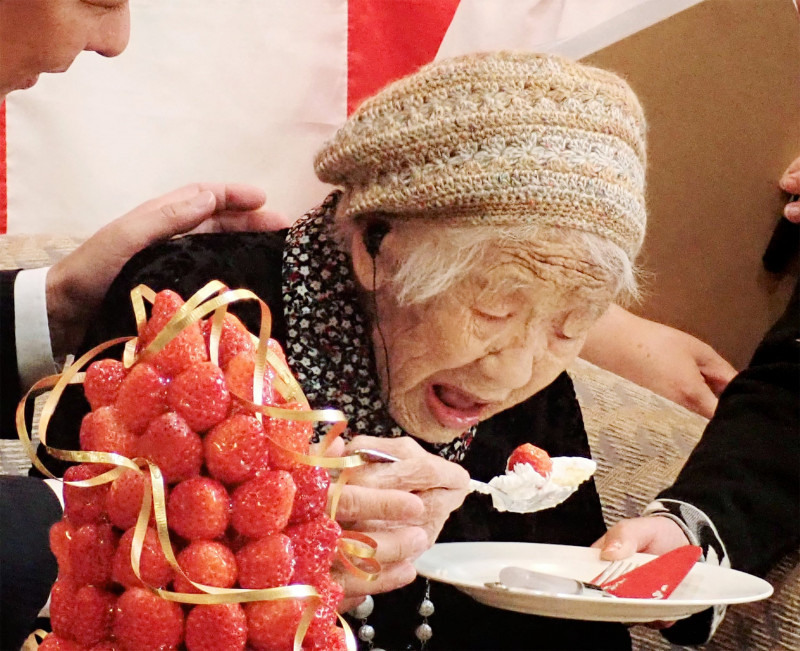  World's oldest person pulls out of Olympic torch relay
