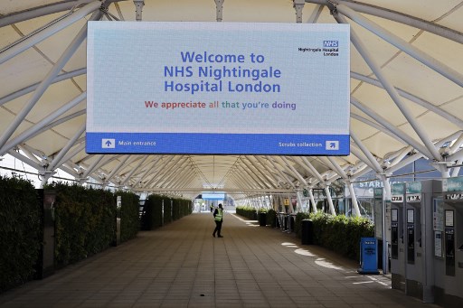 UK mobilise field hospitals as virus cases surge